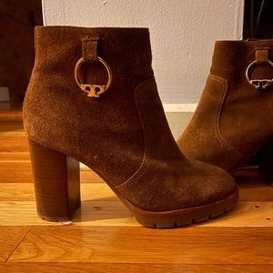 Tory Burch Heeled Booties - Brown Suede
